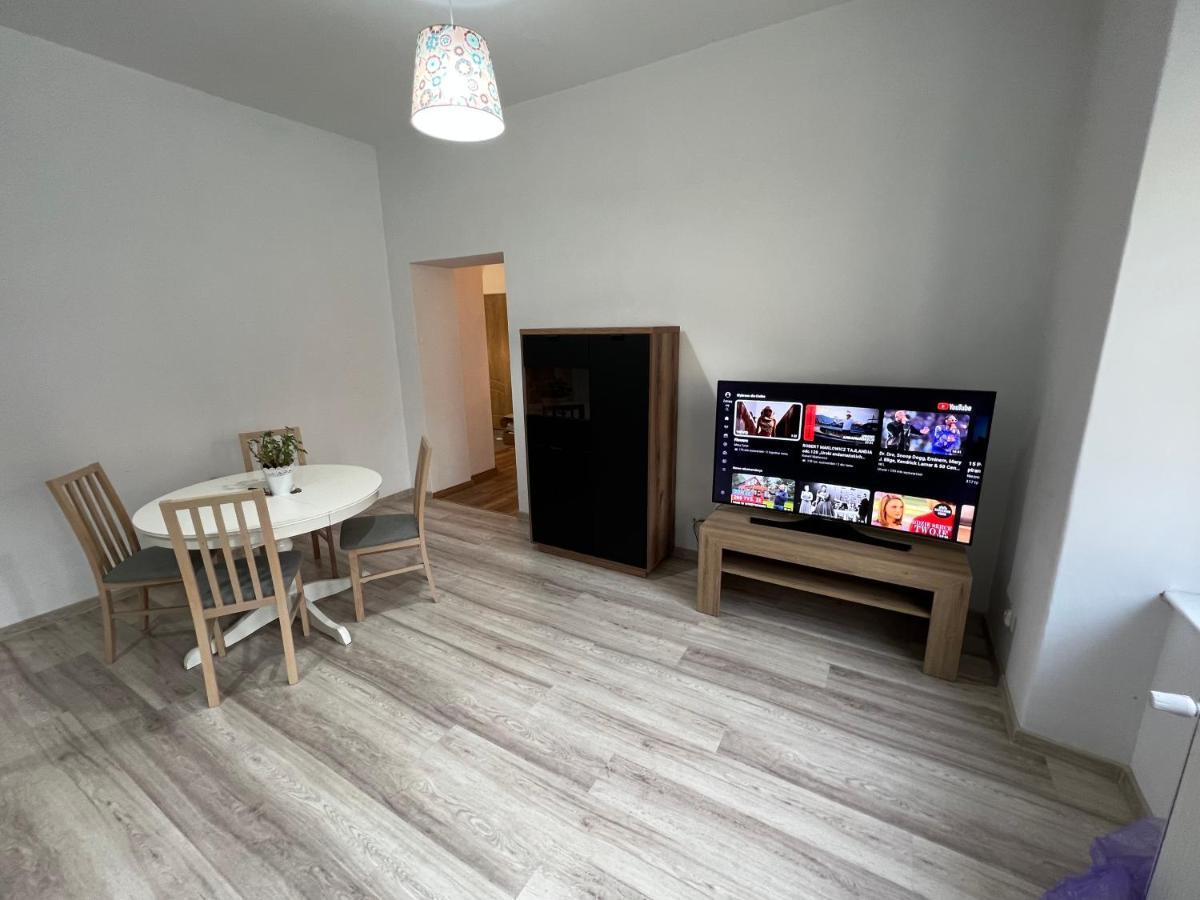 Appartamento Apartament 3 Pokojowy Z Parkingiem Zabkowice Slaskie Esterno foto